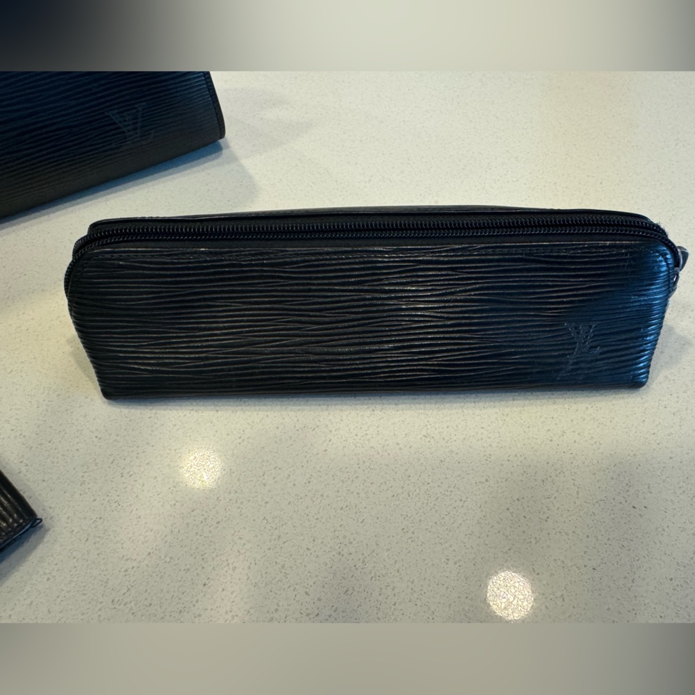 Black epi Louis Vuitton pencil holder